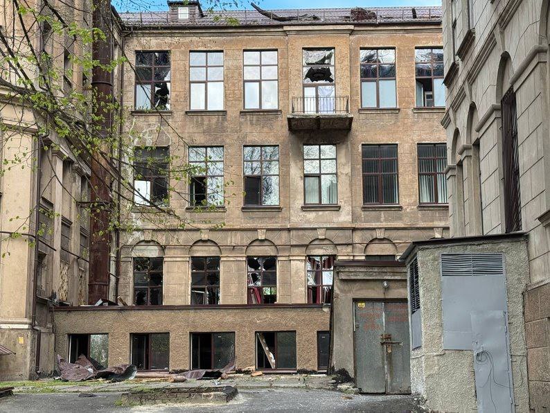 Пошкоджений медичний університет