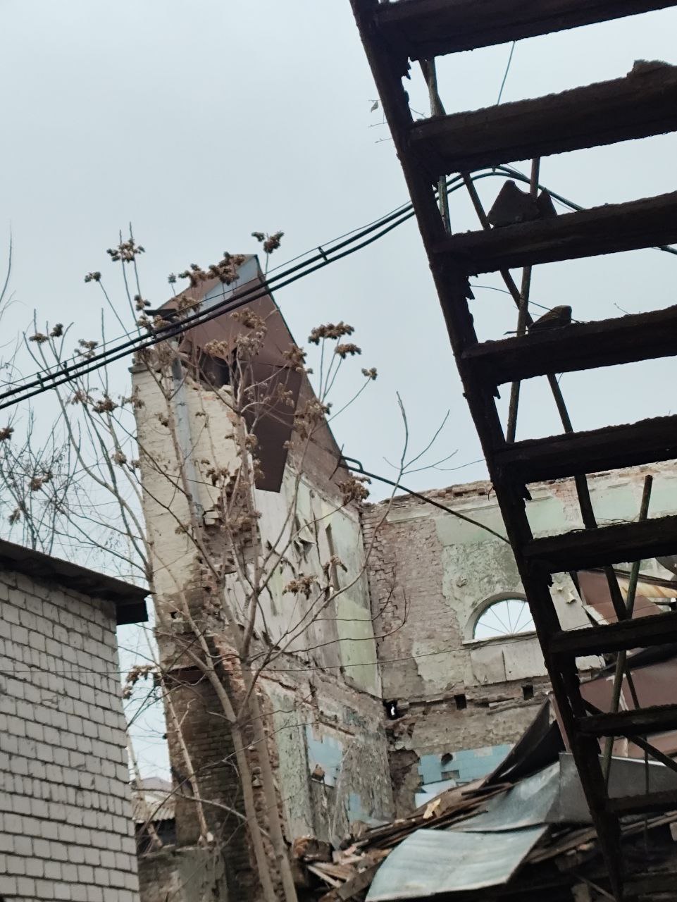 разрушено историческое здание