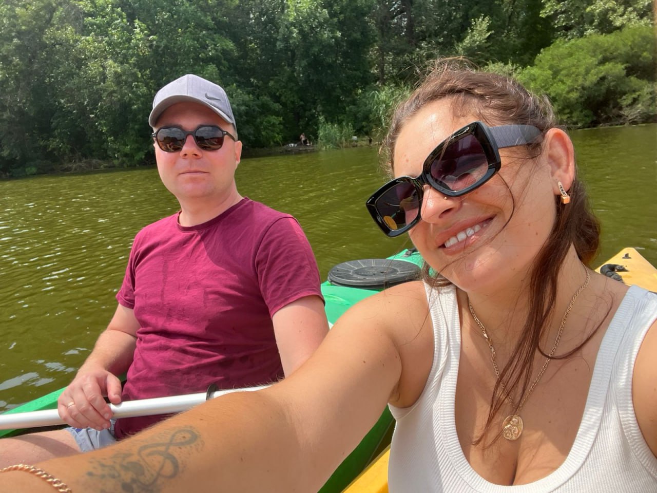 люди у човні