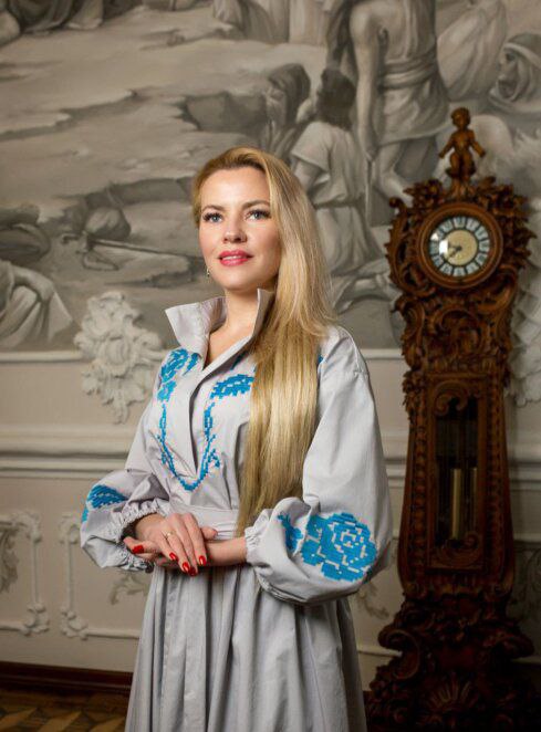 жанка у вишиванці