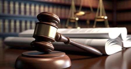 Суд зобов’язав жительку Дніпра повернути двадцять тисяч гривень соціальних виплат