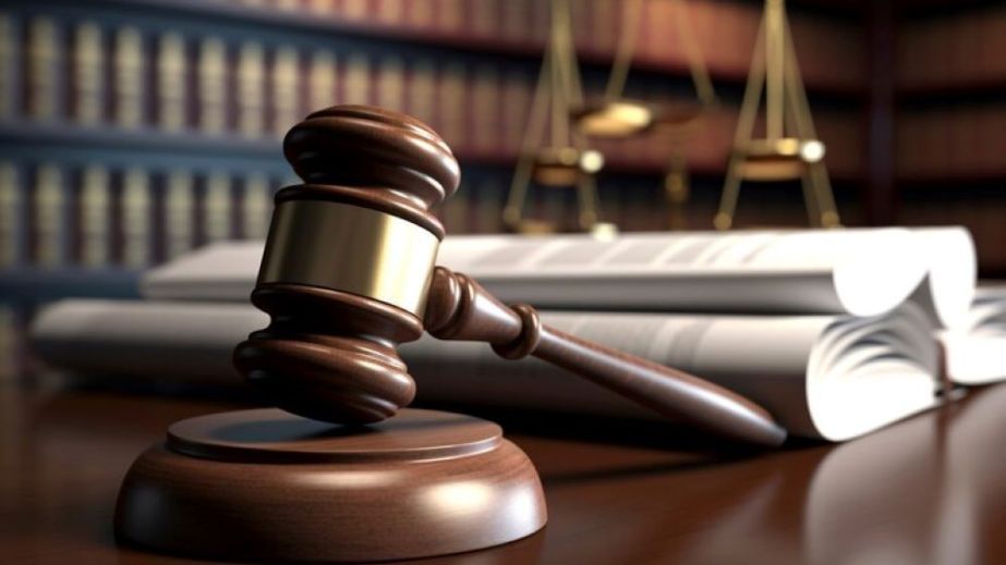 На Дніпропетровщині засудили чоловіка за спробу дати хабар поліцейському начальнику