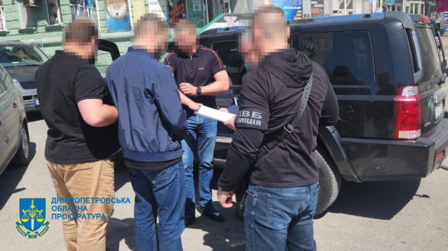 На Днепропетровщине задержан правоохранитель, который хотел обложить "данью" местного бизнесмена