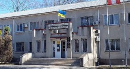 У місті на Дніпропетровщині для охорони будівлі мерії обрали приватну фірму за дорожчу ціну: поліція подала скаргу