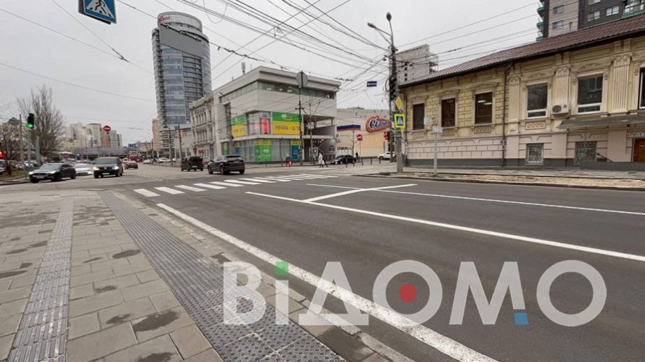 На улице в центре Днепра сменили тип парковки и обновили тротуары (ФОТО, ВИДЕО)