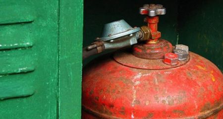 У Магдалинівці через вибух газового балона постраждала ціла родина (ФОТО)