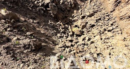 Велетенські вирви та потрощені будинки: як виглядає прифронтове селище на Дніпропетровщині (ВІДЕО)