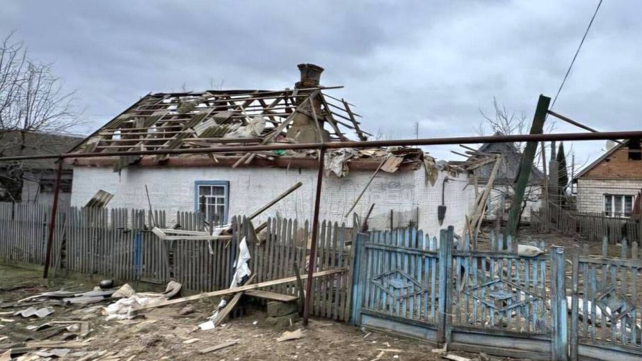 Упродовж дня 12 лютого росіяни 60 разів атакували Дніпропетровщину: постраждав пенсіонер