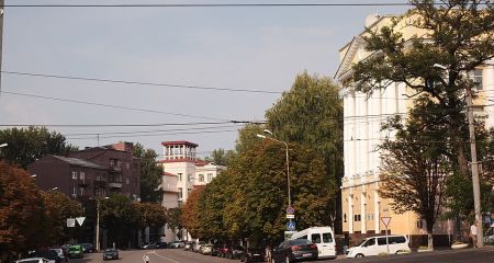 У Дніпрі на вулиці Вернадського планують майже на рік перекрити тротуар