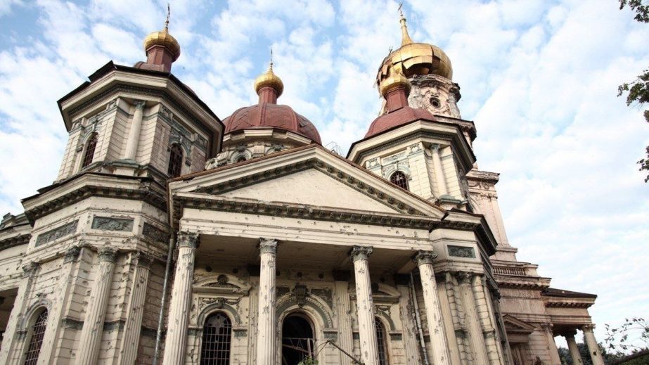Унаслідок нічної атаки на Дніпро частково зруйновано коледж, пошкоджено історичний Будинок органної музики (ФОТО)