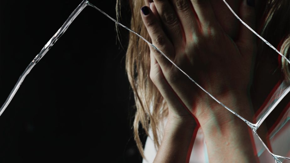 У Кривому Розі сутенерша вербувала жінок для проституції за кордоном