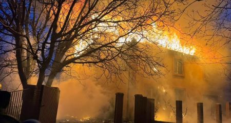 На Дніпропетровщині вщент вигорів двоповерховий будинок (ФОТО)