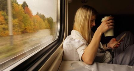 "Укрзализныця" продала билет в женский вагон мужчине: cкандал на вокзале в Днепре (ВИДЕО)