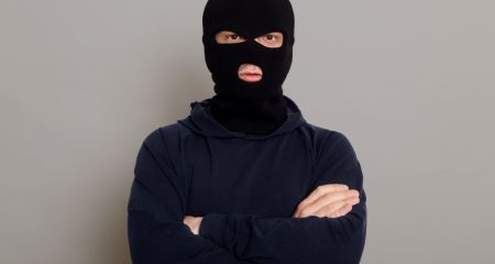 Избил и ограбил пенсионерку: в Днепре осудили уличного вора (ФОТО)