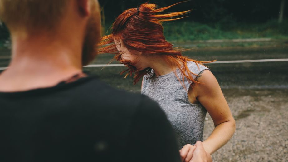 Пробили голову и пытались похитить: в Днепре напали на судью райсуда и ее мужа