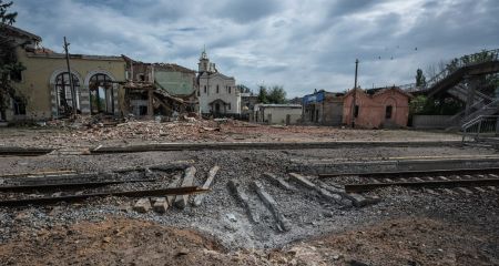 Разрушенные церкви и "скелеты" машин: воины бригады из Днепропетровщины показали жуткие кадры из Константиновки (ФОТО)