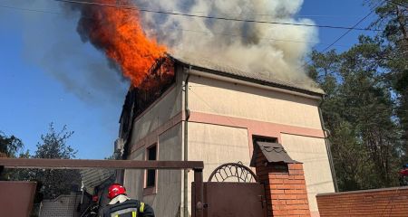 На Самарівщині сталася серйозна пожежа у двоповерховому будинку (ФОТО)