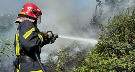На Днепропетровщине мужчина получил ожоги, спасая от пожара двор