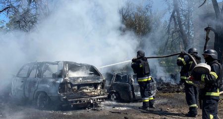 У ДСНС показали кадри ліквідації наслідків ракетного удару по Синельниківщині (ФОТО)