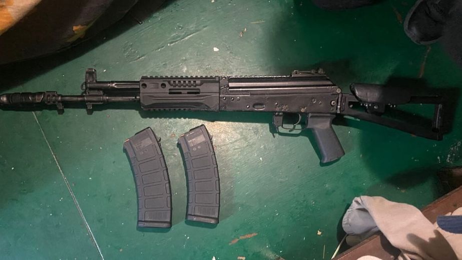 Автомат, гранати, патрони: на Дніпропетровщині в гаражі у чоловіка виявили аресенал зброї (ФОТО)