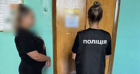 На Днепропетровщине работница колледжа "продавала" мужчинам поступление на обучение (ФОТО)