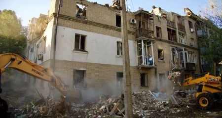 Количество жертв российского удара по Днепру возросло до 11: из-под развалин дома достали тела женщины и еще одного ребенка