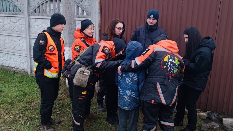 На Дніпропетровщині кінологи допомогли розшукати двох зниклих маленьких хлопчиків (ФОТО)