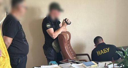 На Дніпропетровщині суддя міськрайонного суду отримав хабар за виправдувальний вирок