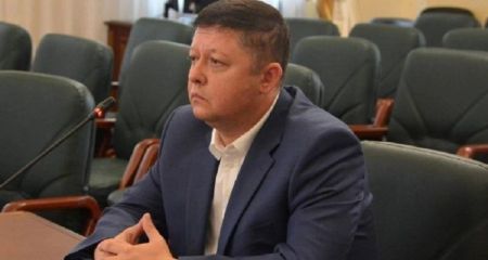 Судью в отставке с Днепропетровщины подозревают в получении взятки за закрытие дела