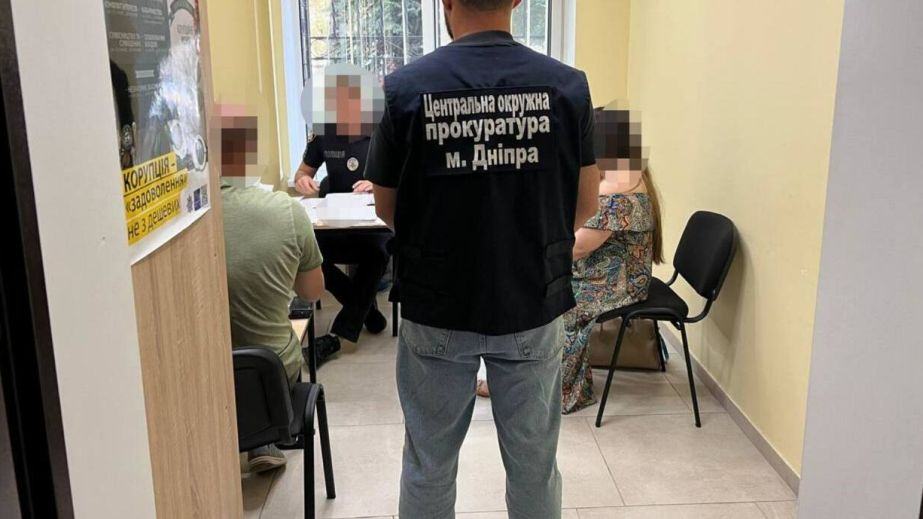 В Днепре чиновницу горсовета будут судить по обвинению в завышении цен на свет для школ и садов