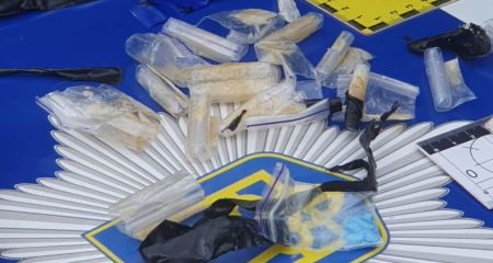 У Дніпрі затримали чоловіка з десятками наркопакунків