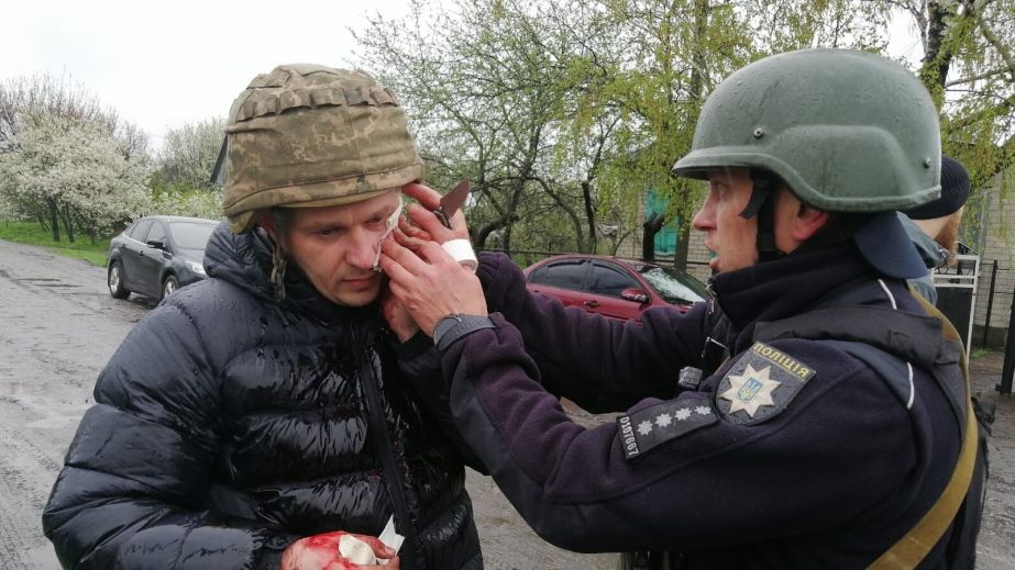 В Синельниковском районе пьяный мужчина швырнул гранату в пятерых полицейских (ФОТО)