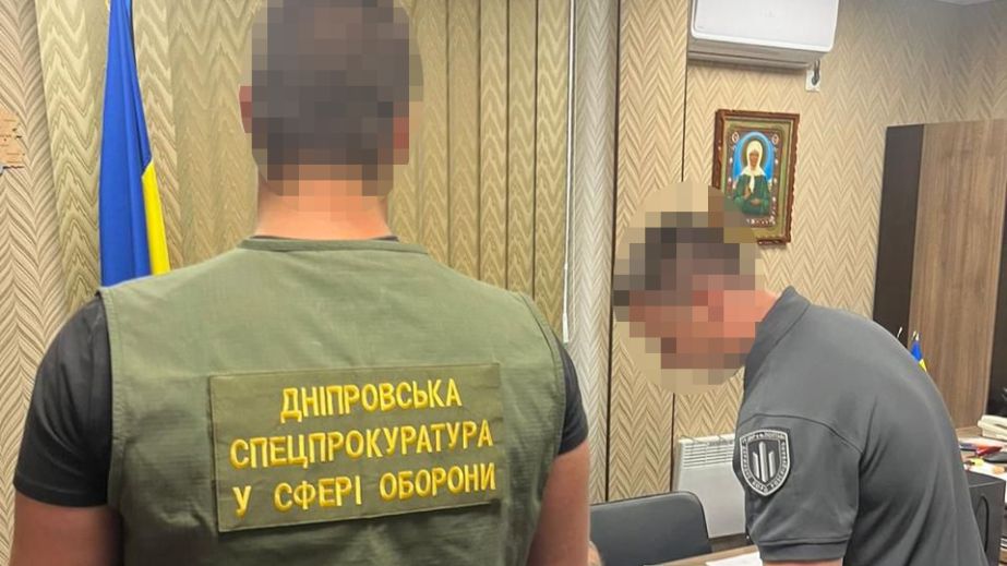 Збитки державі на 21 млн грн: службовців КЕВ з Дніпра підозрюють у розкраданні коштів для потреб ЗСУ