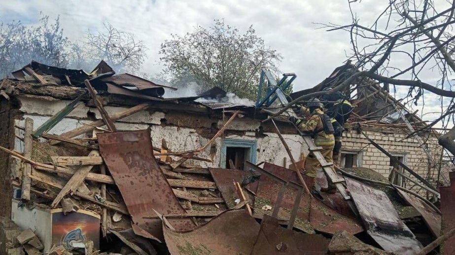 Ворожа авіабомба забрала життя двох 62-річних чоловіків на Синельниківщині