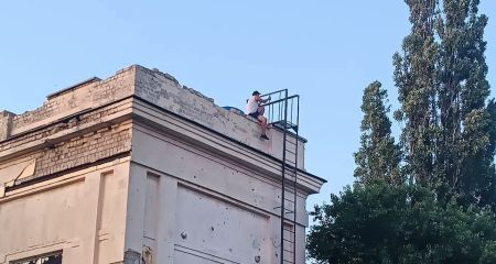 В Днепре подростков снова заметили на крыше заброшенного здания (ФОТО)