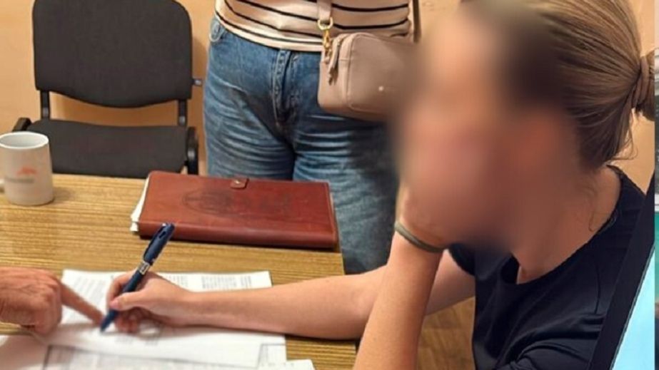 У Кривому Розі дівчина за гроші обіцяла "домовитись" за успішний іспит з водіння