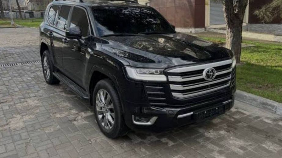 На Дніпропетровщині чиновник забув задекларувати автомобіль дружини за 3,3 мільйони гривень (ФОТО)