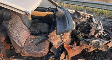В Днепропетровской области водитель влетел в ограждение и бросил своего пассажира умирать
