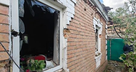Атакували дронами, КАБами та артилерією: у поліції показали наслідки обстрілів Дніпропетровщини за минулу добу (ФОТО)