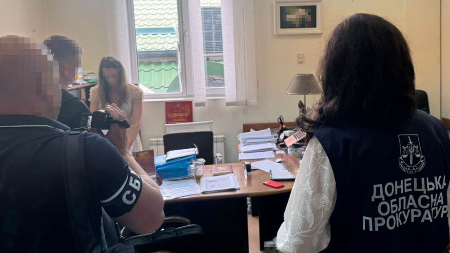 В Днепре разоблачили адвокатку, требовавшую 1500 долларов за "помощь" военному с демобилизацией
