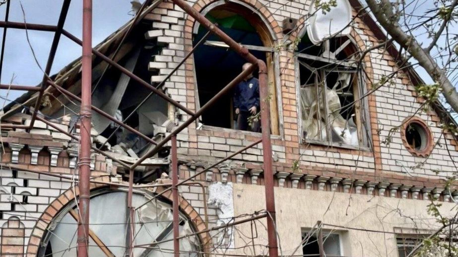 В течение 8 апреля россияне атаковали Днепропетровщину почти 40 раз: ранены четыре человека