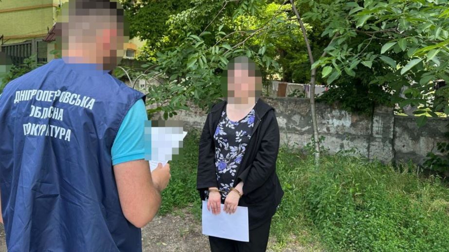 В Днепре задержали 32-летнюю женщину, которую подозревают в наведении российских ракет на предприятия ОПК (ФОТО)