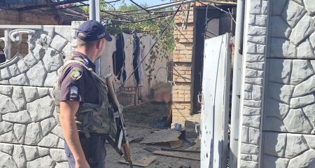 Потрощені будинки та поранені люди: у поліції показали наслідки обстрілів Дніпропетровщини минулої доби (ФОТО)