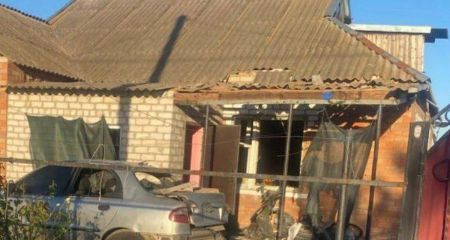 Понівечені авто та побиті будинки: у поліції показали наслідки атак на два райони Дніпропетровщини (ФОТО)