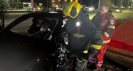 В Днепровском районе водителя деблокировали из искореженного после ДТП автомобиля