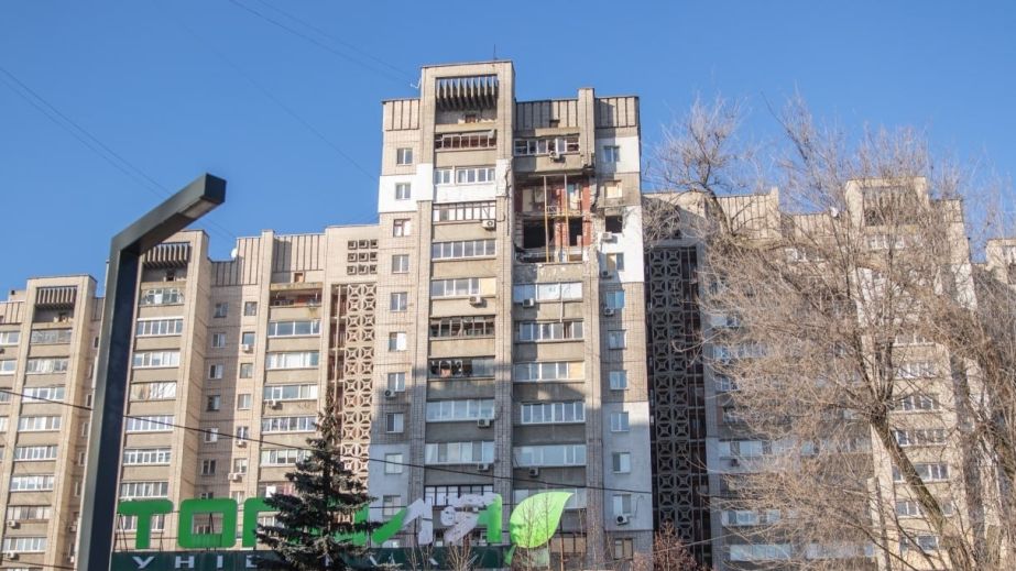 У Дніпрі завершують демонтаж аварійних конструкцій 16-поверхівки після влучання "шахеда" 22 січня (ФОТО)