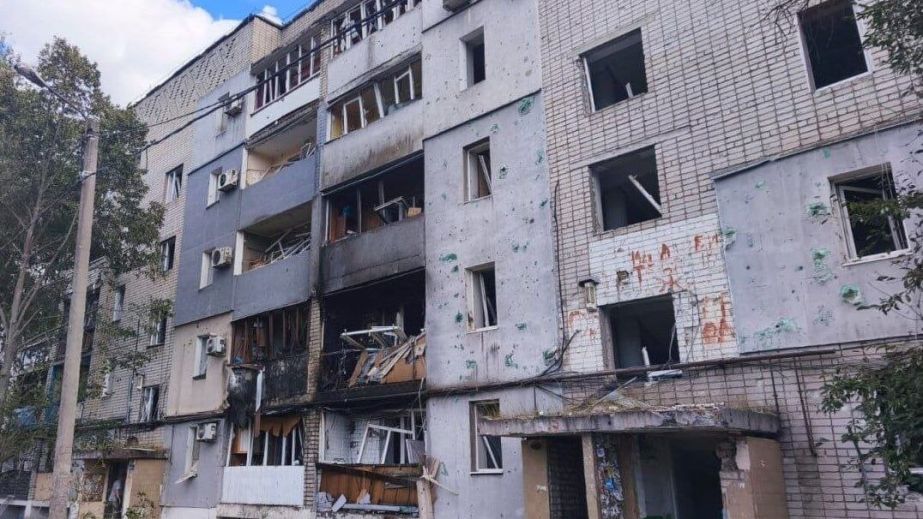 Троє загиблих, 10 поранених та понад 50 атак: ворог масовано вдарив по шести районах Дніпропетровщини (ФОТО)