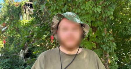 Блукав болотами Полі...