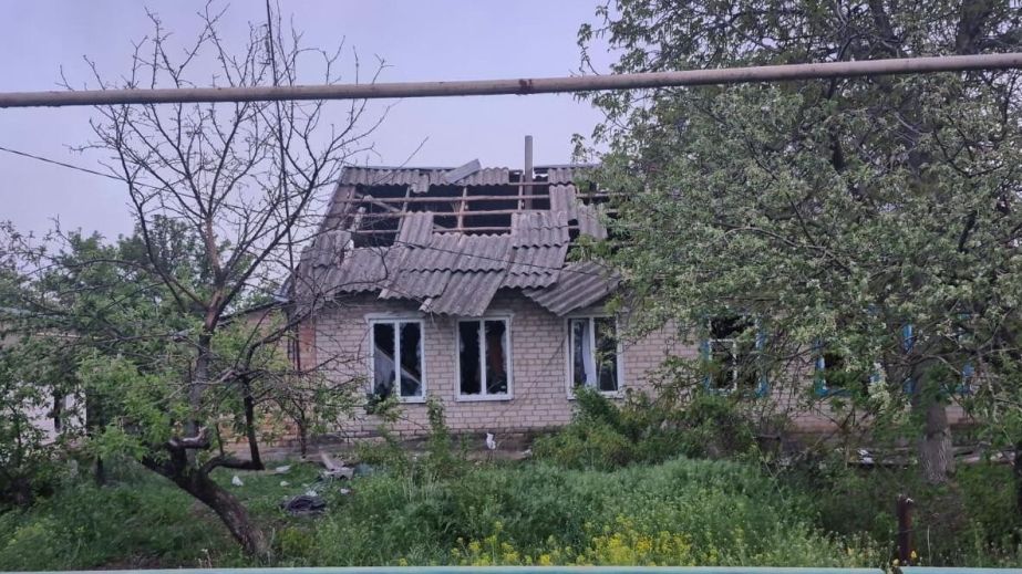 У поліції показали наслідки обстрілів прифронтових громад Дніпропетровщини за минулу добу (ФОТО)