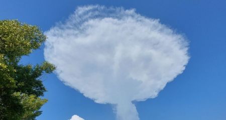 Облако-гриб над Днепром: метеорологи объяснили, что это было